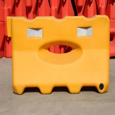 قیمت خوب موانع جاده پلاستیکی پلی اتیلن موقت ایمنی برای ایمنی جاده 1300X650X200X400mm آنلاین