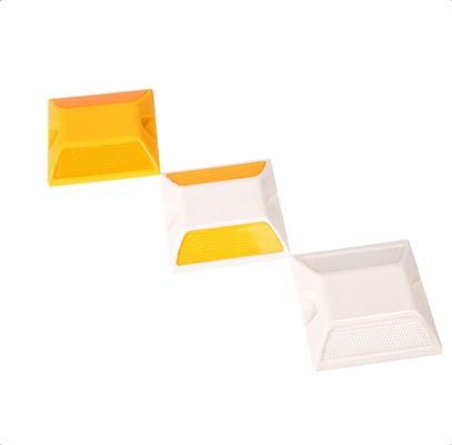 قیمت خوب بازتابنده گل میخ جاده با مقاومت فشاری 30 تن IP>67 درجه ضد آب و بازتابنده دو طرفه PMMA برای نشانگرهای روسازی آنلاین